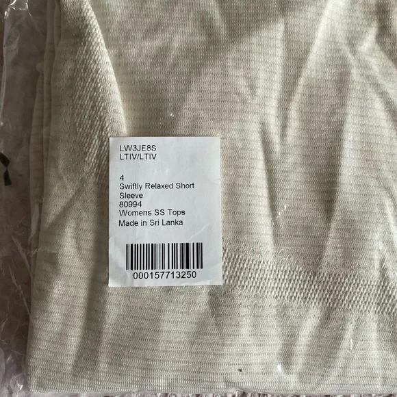 NWT Lululemon Swiftly Relaxed Short Sleeve Shirt Updated Fit Light Ivory 4 Run - Picture 10 of 11